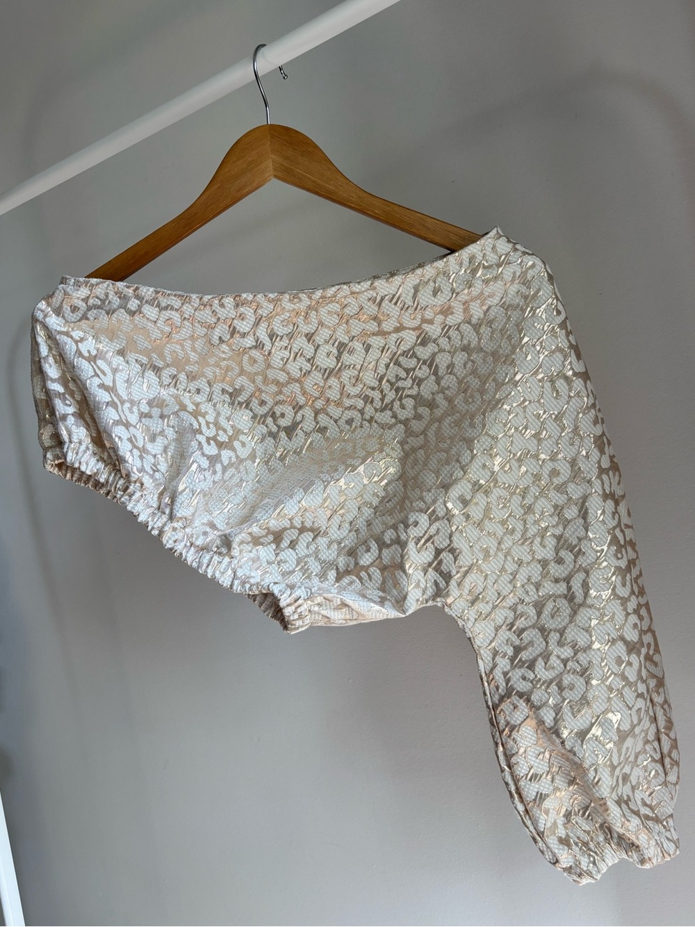 PrettyLittleThing Metallic and Cream Single-Sleeve Crop Top
